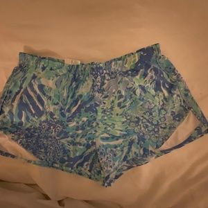 Lilly Pulitzer Luxletic Shorts Size XL